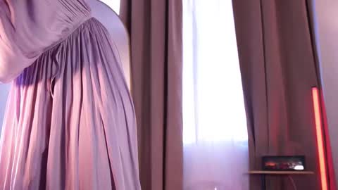 Snapshot of lyhana_lee chatting on December 2025 02:35:01 PM Lyhana Lee online show from December 2025 02:35:01 PM