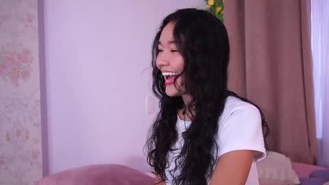 Snapshot of lyhana_lee chatting on April 2026 01:53:02 PM Lyhana Lee online show from April 2026 01:53:02 PM