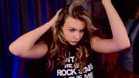 simply Eliza  online show from October 2025 08:34:02 AM