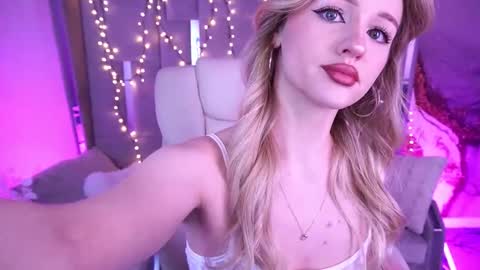 lylanimfa online show from April 2026 12:53:02 PM