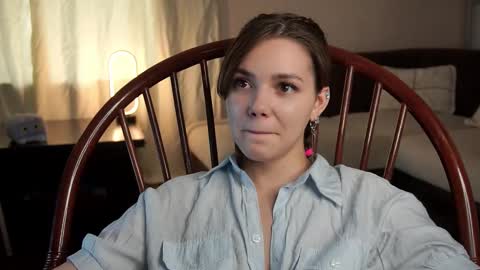 Snapshot of lyle_art chatting on February 2025 09:32:01 AM hi im Lyle online show from February 2025 09:32:01 AM