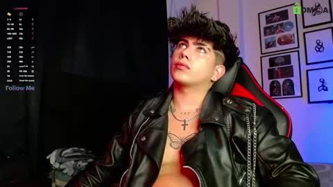 Snapshot of lylebennett_ chatting on November 2025 10:48:02 AM Lyle Bennett Freelance Model online show from November 2025 10:48:02 AM