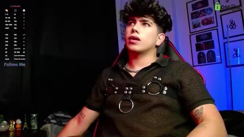 Snapshot of lylebennett_ chatting on November 2025 09:42:01 AM Lyle Bennett Freelance Model online show from November 2025 09:42:01 AM