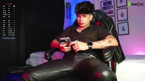 Snapshot of lylebennett_ chatting on January 2026 11:45:02 AM Lyle Bennett Freelance Model online show from January 2026 11:45:02 AM