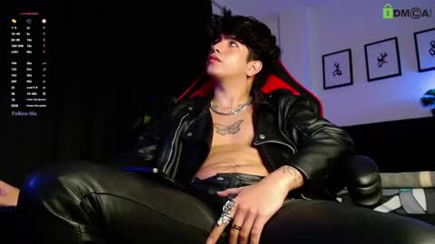 Snapshot of lylebennett_ chatting on February 2026 10:22:01 PM Lyle Bennett Freelance Model online show from February 2026 10:22:01 PM