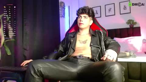 Snapshot of lylebennett_ chatting on March 2026 12:00:02 PM Lyle Bennett Freelance Model online show from March 2026 12:00:02 PM