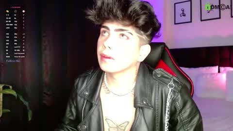 Snapshot of lylebennett_ chatting on March 2026 11:17:01 AM Lyle Bennett Freelance Model online show from March 2026 11:17:01 AM