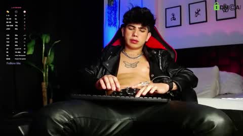 Snapshot of lylebennett_ chatting on March 2026 02:20:01 PM Lyle Bennett Freelance Model online show from March 2026 02:20:01 PM