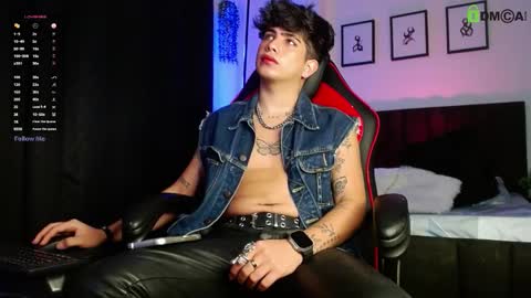 Snapshot of lylebennett_ chatting on March 2026 12:54:01 PM Lyle Bennett Freelance Model online show from March 2026 12:54:01 PM