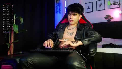 Snapshot of lylebennett_ chatting on April 2026 03:50:02 PM Lyle Bennett Freelance Model online show from April 2026 03:50:02 PM