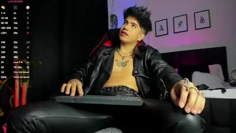 Snapshot of lylebennett_ chatting on July 2026 02:41:02 PM Lyle Bennett Freelance Model online show from July 2026 02:41:02 PM