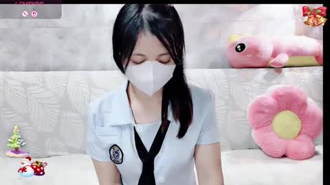 lyly_baby online show from December 2025 06:23:01 PM