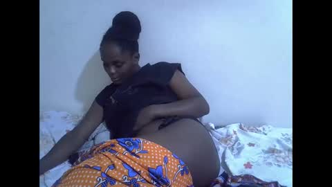 lyn_anna online show from April 2026 04:37:01 PM