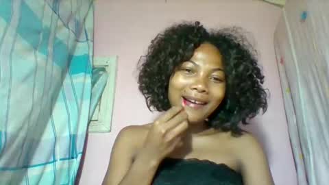 Snapshot of lyndah19 chatting on December 2025 08:38:02 PM lyndah19 online show from December 2025 08:38:02 PM