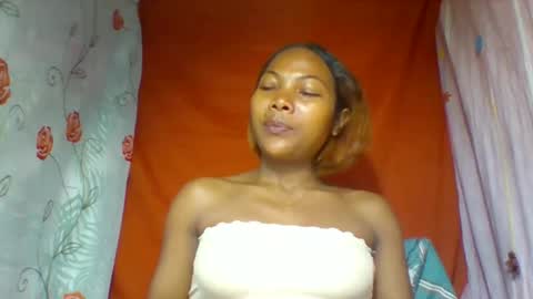 Snapshot of lyndah19 chatting on January 2026 04:11:01 PM lyndah19 online show from January 2026 04:11:01 PM