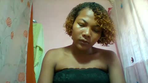 Snapshot of lyndah19 chatting on February 2026 07:37:02 AM lyndah19 online show from February 2026 07:37:02 AM