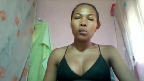 Snapshot of lyndah19 chatting on February 2026 08:27:02 AM lyndah19 online show from February 2026 08:27:02 AM