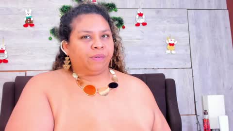 Snapshot of lynn_and_esteban chatting on January 2025 12:22:02 AM Lynn jonnes online show from January 2025 12:22:02 AM