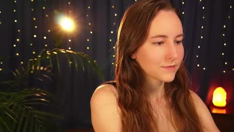 Snapshot of lynn_feline chatting on February 2025 12:05:02 PM Lynn online show from February 2025 12:05:02 PM