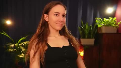 Snapshot of lynn_feline chatting on November 2025 02:45:02 PM Lynn online show from November 2025 02:45:02 PM