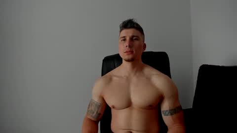 Lyonel online show from November 2025 06:08:01 PM