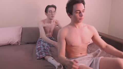 Snapshot of lyonfilm chatting on December 2024 07:25:02 PM KennyEliot online show from December 2024 07:25:02 PM