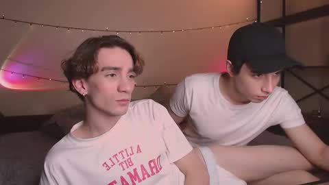 Snapshot of lyonfilm chatting on October 2025 02:24:01 PM KennyEliot online show from October 2025 02:24:01 PM