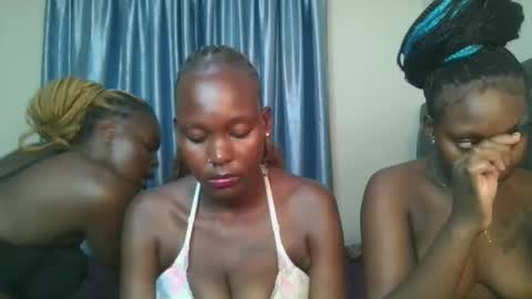 Snapshot of lyra_chloe chatting on February 2026 11:19:02 PM Chloe online show from February 2026 11:19:02 PM