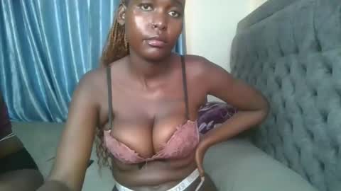 Snapshot of lyra_chloe chatting on February 2026 12:56:01 PM Chloe online show from February 2026 12:56:01 PM