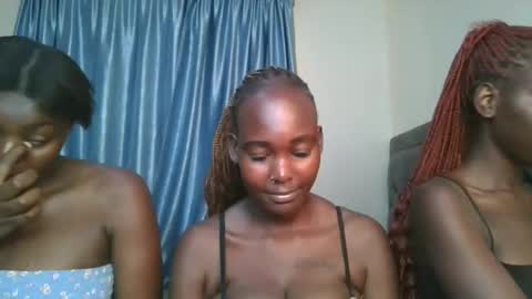 Snapshot of lyra_chloe chatting on February 2026 11:06:02 AM Chloe online show from February 2026 11:06:02 AM