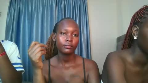 Snapshot of lyra_chloe chatting on February 2026 09:21:02 AM Chloe online show from February 2026 09:21:02 AM