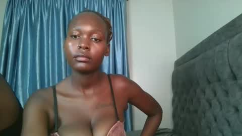 Snapshot of lyra_chloe chatting on February 2026 11:58:02 PM Chloe online show from February 2026 11:58:02 PM