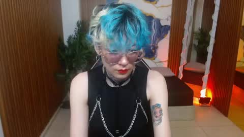 lyra_tay online show from April 2026 07:00:02 PM