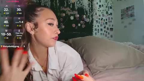 Snapshot of lyracovee chatting on June 2026 12:25:01 AM Lyra online show from June 2026 12:25:01 AM