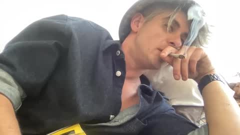 Snapshot of m00nshine710 chatting on October 2025 04:37:02 PM M00nshine710 online show from October 2025 04:37:02 PM