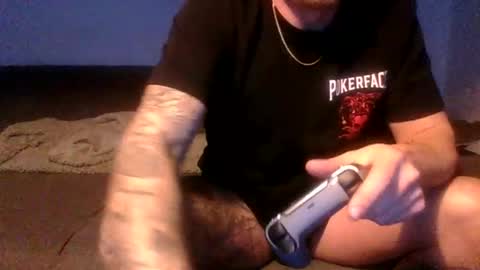 Snapshot of m1guele chatting on January 2025 01:06:01 AM Fucklover online show from January 2025 01:06:01 AM