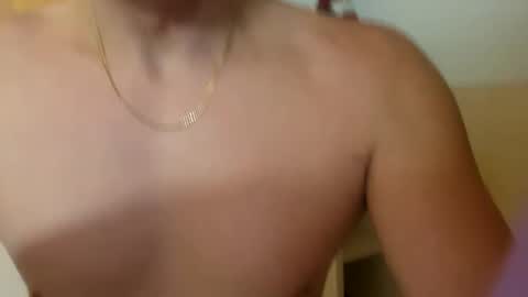 Snapshot of m1guele chatting on March 2025 10:24:02 PM Fucklover online show from March 2025 10:24:02 PM