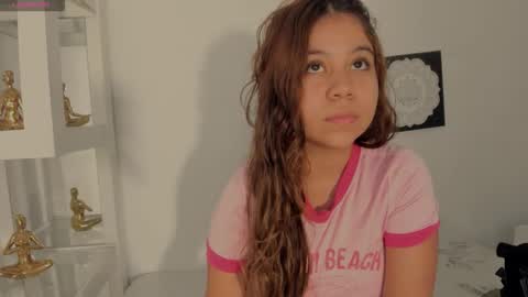 Mila online show from December 2025 05:09:01 PM