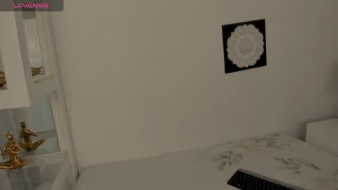 Mila online show from December 2025 03:42:01 PM