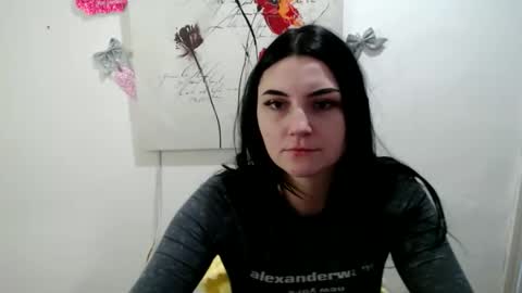 m_i_k_i_ online show from February 2026 10:45:02 AM