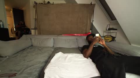 Mac Troy online show from December 2024 05:11:02 PM