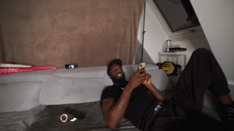 Mac Troy online show from December 2024 09:52:01 PM