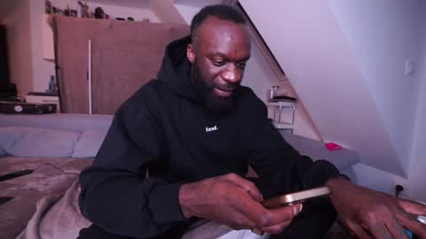 Mac Troy online show from December 2024 04:25:01 PM