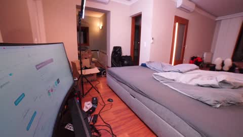 Mac Troy online show from January 2025 09:20:01 PM