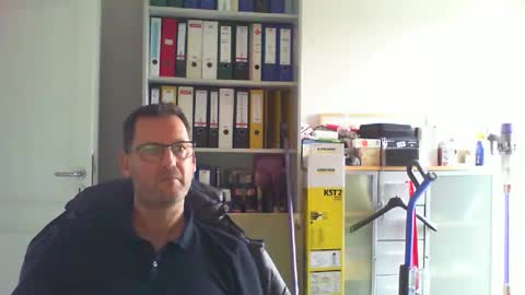 macfly67 online show from October 2025 01:35:02 PM