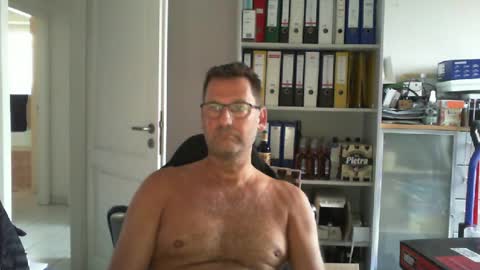 macfly67 online show from June 2026 06:23:02 AM