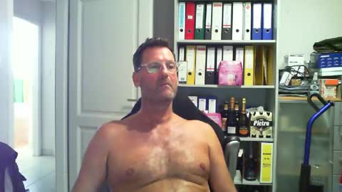 macfly67 online show from August 2026 04:31:02 PM