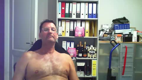 macfly67 online show from August 2026 08:55:02 PM