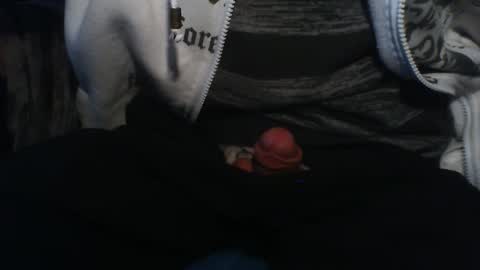 Snapshot of macho9385 chatting on November 2025 02:32:02 PM macho9385 online show from November 2025 02:32:02 PM