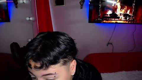 MACKENZIE CAMERON online show from January 2025 09:00:01 PM